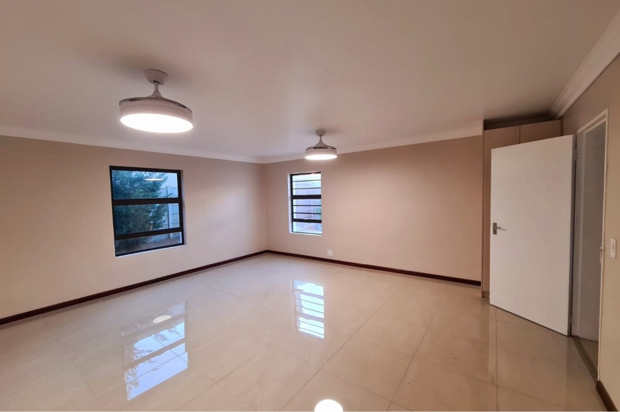 4 Bedroom Property for Sale in Tafelzicht Western Cape